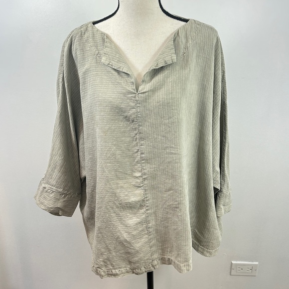 Elegant Tan Blouse Top with Sophisticated Design - Picture 1 of 7
